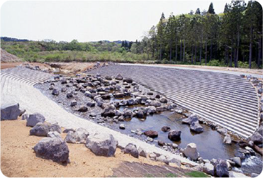 河川石工